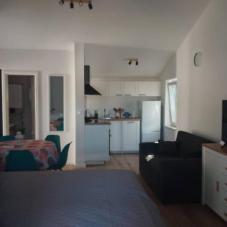 Apartmani Luni Premantura Εξωτερικό φωτογραφία