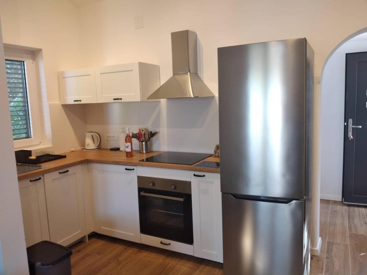 Apartmani Luni Premantura Εξωτερικό φωτογραφία