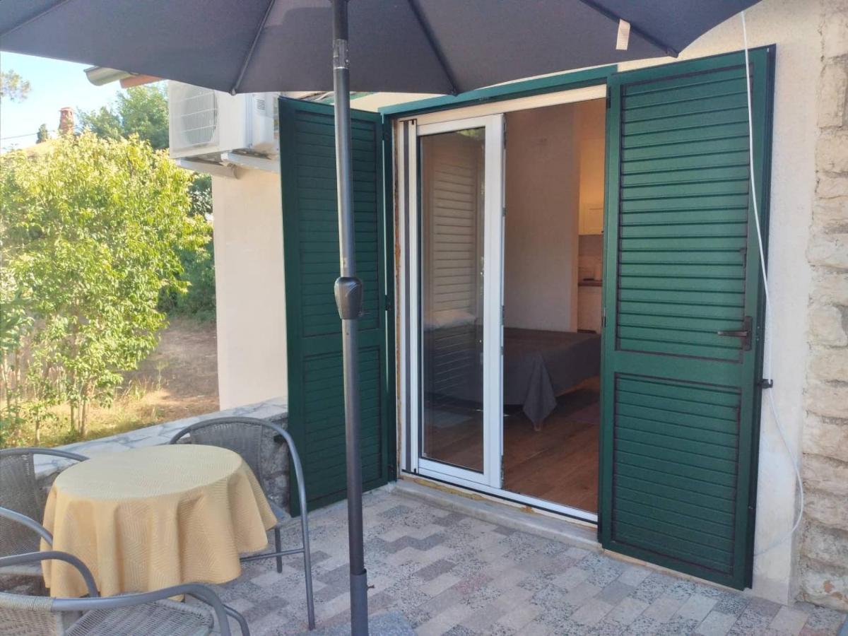 Apartmani Luni Premantura Εξωτερικό φωτογραφία
