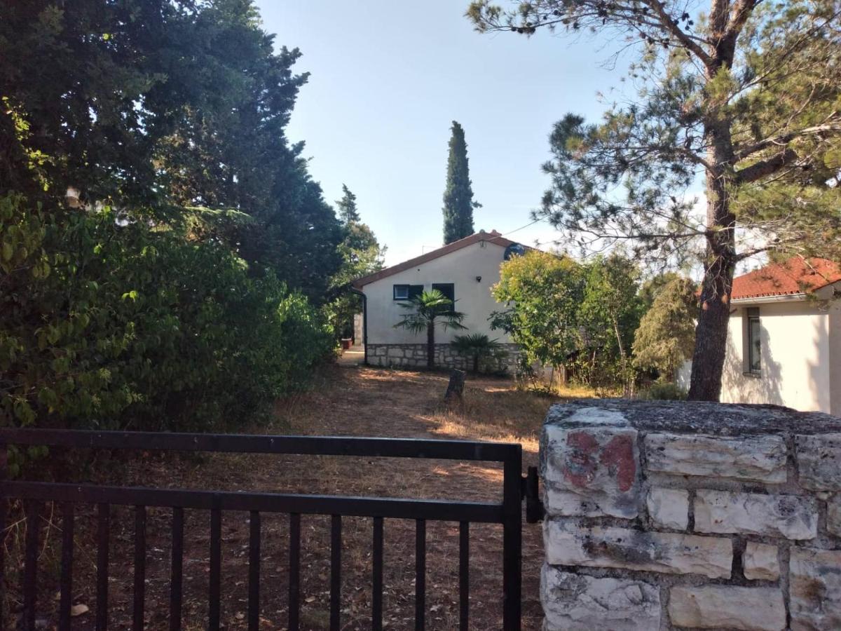 Apartmani Luni Premantura Εξωτερικό φωτογραφία