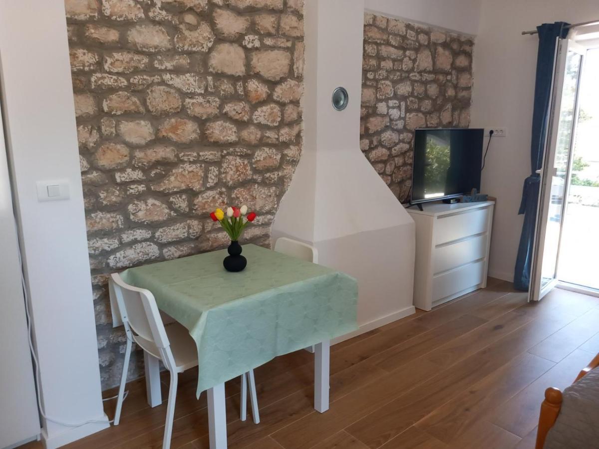 Apartmani Luni Premantura Εξωτερικό φωτογραφία